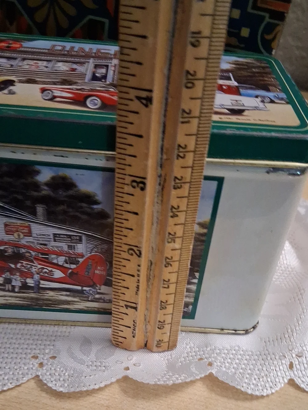 Vintage Tin Lot